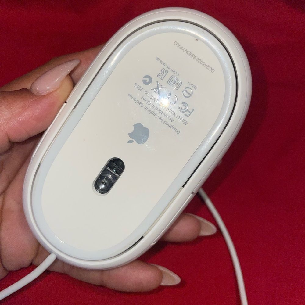 Apple Sleek White USB Mouse - Picture 4 of 6